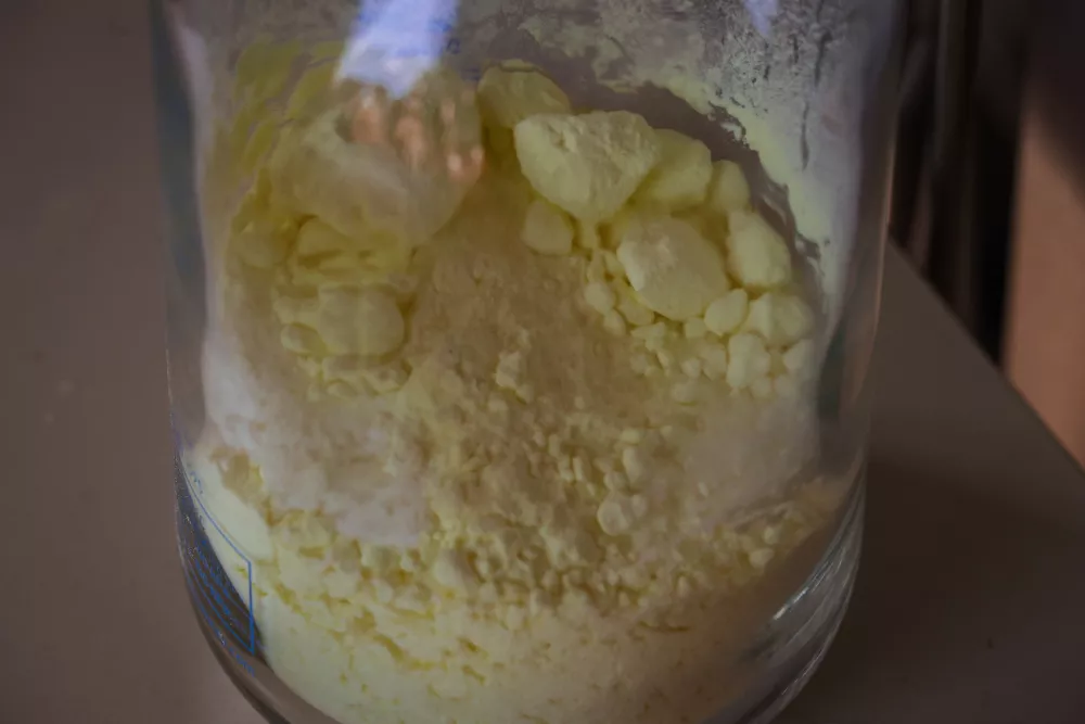 Dol pri Ljubljani, Reaktorski center Podgorica.Predstavitev projekta e-CODUCT s ciljem zmanjsanja toplogrednih plinov in kislih plinov pred uradnim odprtjem pilotnega elektrotermicnega kataliticnega reaktorja z lebdecim slojem v organizaciji Kemijskega instituta in Centra odlicnosti nizkoogljicne tehnologije.Stranski produkt postopka - zveplo visoke cistosti.