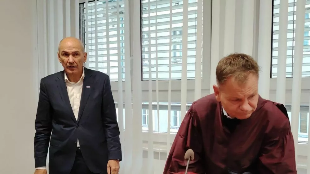 Janez JanšaFranci Matozsojenje zadeva Trenta, Celje