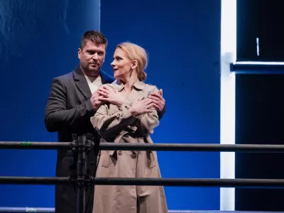 Katja Konvalinka kot Ana in baritonist Rok Bavčar kot Dmitrij v Svetetovi komorni operi Sopra lo amore F Darja Štravs Tisu