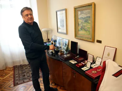 Leta 2022 je Aleksander Vučić ljubljanskemu županu podelil srbsko državno odlikovanje (na fotografiji skrajno desno) za »posebne zasluge pri razvoju in utrjevanju sodelovanja in prijateljskih odnosov med Republiko Srbijo in Republiko Slovenijo«. Foto:Tomaž Skale