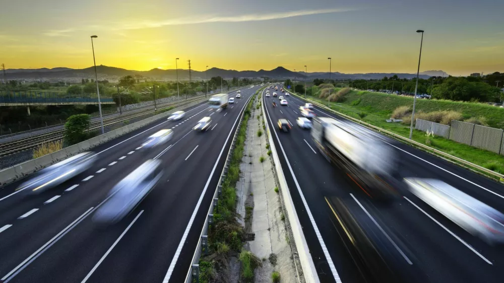 Omejitev hitrosti ne poznajo le na nekaterih odsekih nemških avtocest. / Foto: Istock