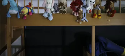 Sodišče je ocenilo, da je vzgojiteljica primerno nadzirala plezanje po letveniku. Fotografija je simbolična. ﻿Foto: Jaka Gasar