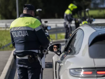 prometni nadzorpolicija - simbolična fotografijaprometna policijavarnost v prometupolicija na motorjihmotoristična policijaprehitri voznikiavtocestna policijaalkotestalkohol v prometu08.04.2025 Policijski nadzor, počivališče PovodjeFOTO: Nik Erik Neubauer