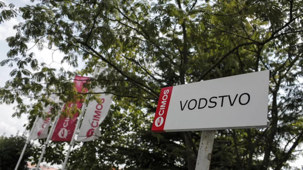 Vodstvo Cimosa je nekaj invalidov »posojalo« dvema podjetjema, kar je nezakonito, je dejal sekretar sindikata SKEI za kraško-notranjsko in obalno regijo Sašo Ristič. Foto: Luka Cjuha 