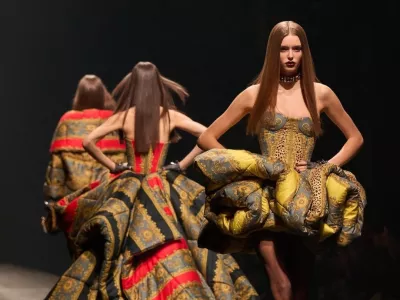 Zadnja modna revija italijanske znamke versace. F IG7 