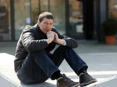 ﻿- 07.03.2022 - Goran Vojnović, filmski in televizijski režiser ter scenarist, pisatelj in kolumnist //FOTO: Tomaž Skale