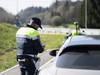 prometni nadzorpolicija - simbolična fotografijaprometna policijavarnost v prometupolicija na motorjihmotoristična policijaprehitri voznikiavtocestna policijaalkotestalkohol v prometu08.04.2025 Policijski nadzor, počivališče PovodjeFOTO: Nik Erik Neubauer
