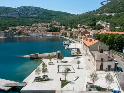 Nevidni velikan, kot so ga poimenovali, je bil zgrajen leta 1978 in je bil najhitrejša povezava, ki je s pomočjo tekočega traku prevažala premog in koks z ene strani Bakarskega zaliva na drugo. Foto: TZ Bakar