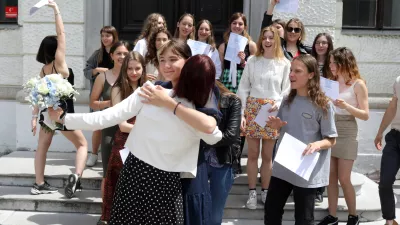 ﻿Gimnazija Poljane - 21.05.2021 - zaključek izobraževanja v srednjih šolah - maturitetna spričevala - dijaki - maturanti - šolstvo - //FOTO: Jaka Gasar / Foto: Jaka Gasar