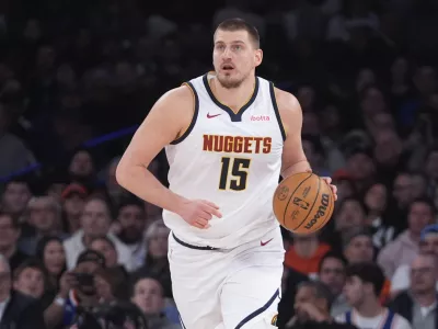 Nikola Jokić: Košarko imam neizmerno rad, a ni in nikoli ne bo glavna stvar v mojem življenju. Doma imam nekaj neprecenljivega – družino. Foto: AP