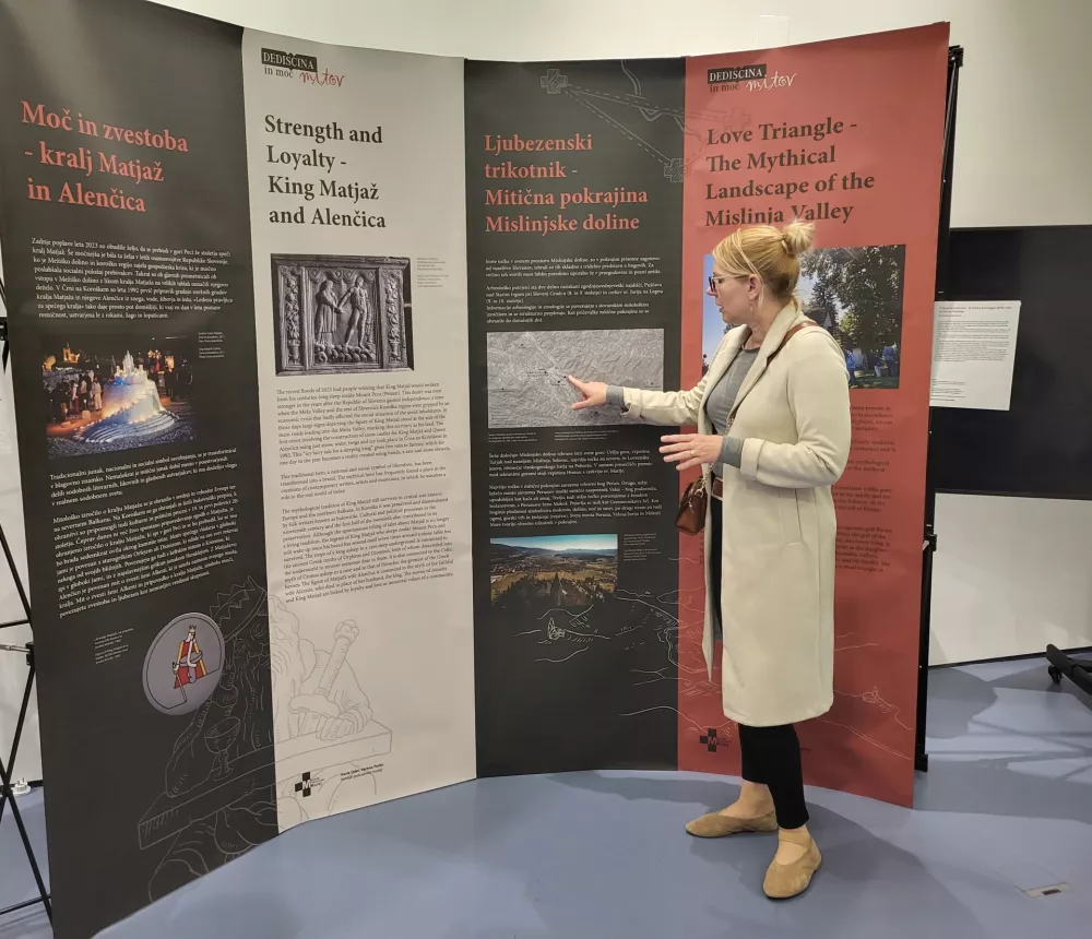 Maša Saccara predstavlja mislinjski ljubezenski trikotnik med Perunom, Velesom in Mokoš. / Foto: Katja Gleščič