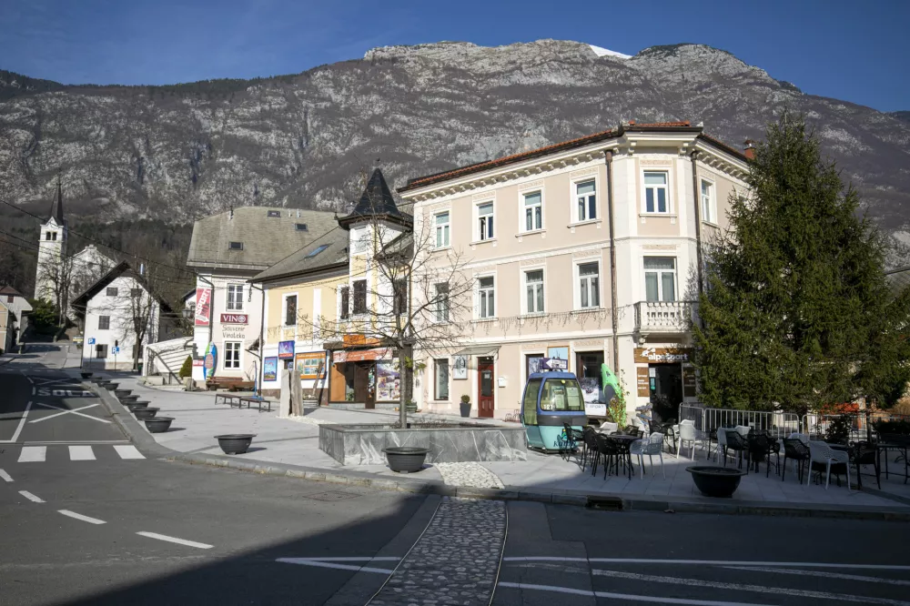 ﻿Trg golobarskih žrtev- 05.12.2019 – Občina Bovec - center zgornjesoške doline in turistično središče //FOTO: Matjaž Rušt