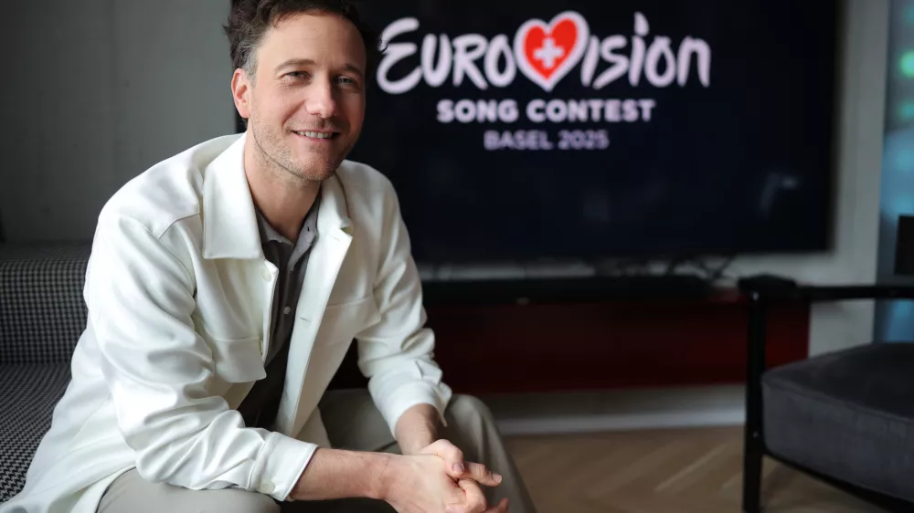 Ljubljana, Neu Residences.Medijsko druzenje z evrovizijskim predstavnikom Klemnom Slakonjo pred odhodom v Svico.Evrovizijski predstavnik Klemen Slakonja.