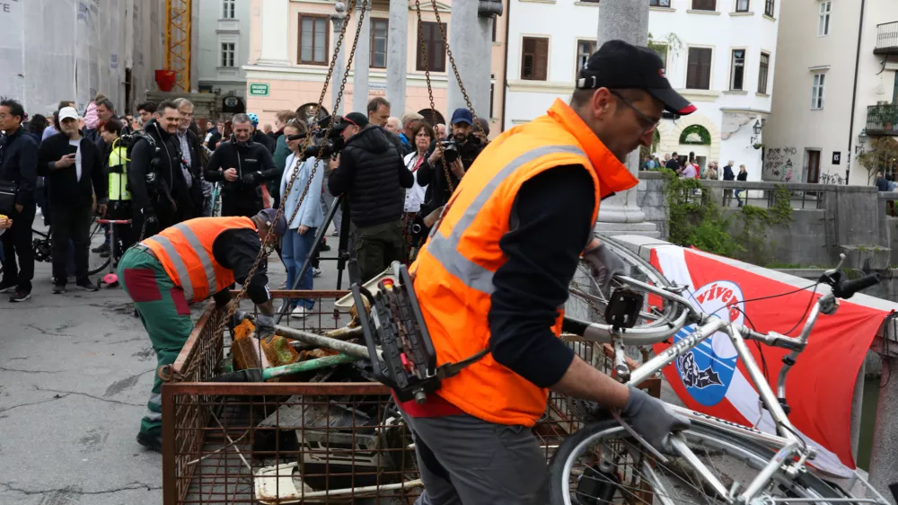 19.04.2025. Tradicionalno čiščenje Ljubljanice. Foto: Bojan Velikonja 
