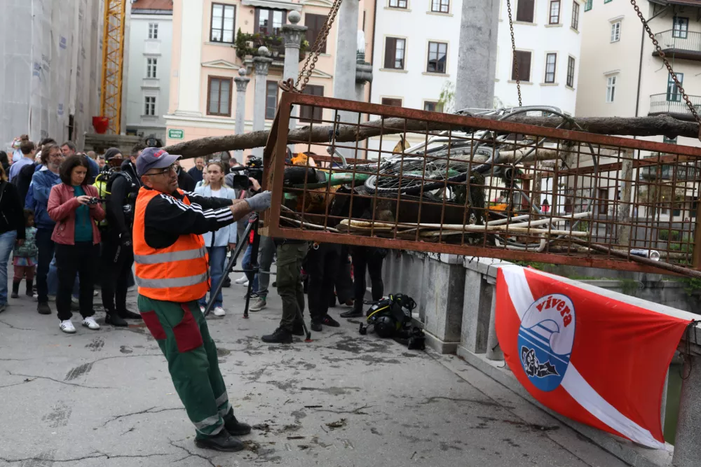 19.04.2025. Tradicionalno čiščenje Ljubljanice. Foto: Bojan Velikonja 