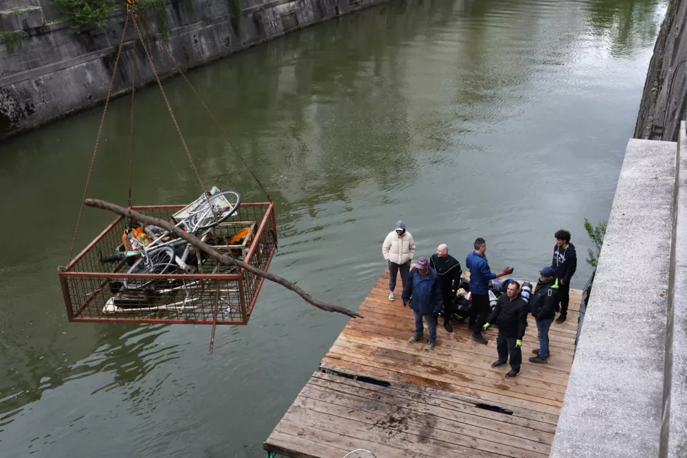 19.04.2025. Tradicionalno čiščenje Ljubljanice. Foto: Bojan Velikonja 