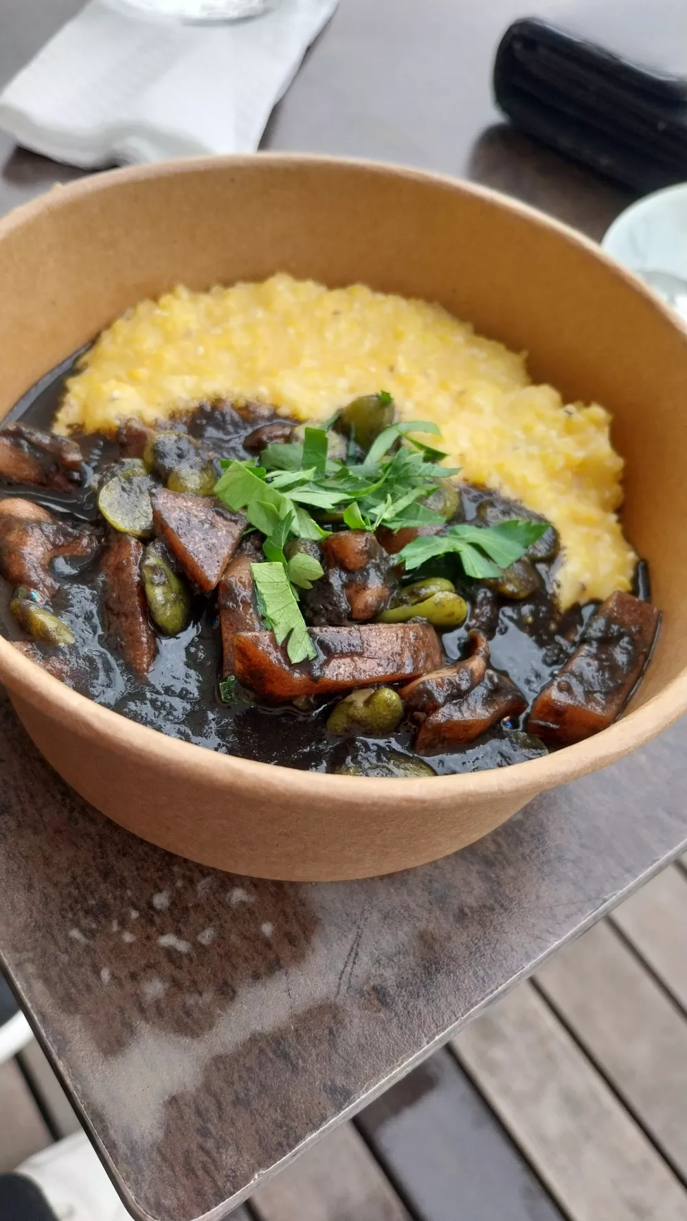 Sipa z domačo polento. F Vesna Levičnik