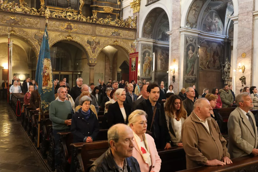 20.04.2025. Vstajenjska maša v cerkvi Sv. Nikolaja v Ljubljani, ki jo je vodil nadškof Stanislav Zore. Foto: Bojan Velikonja