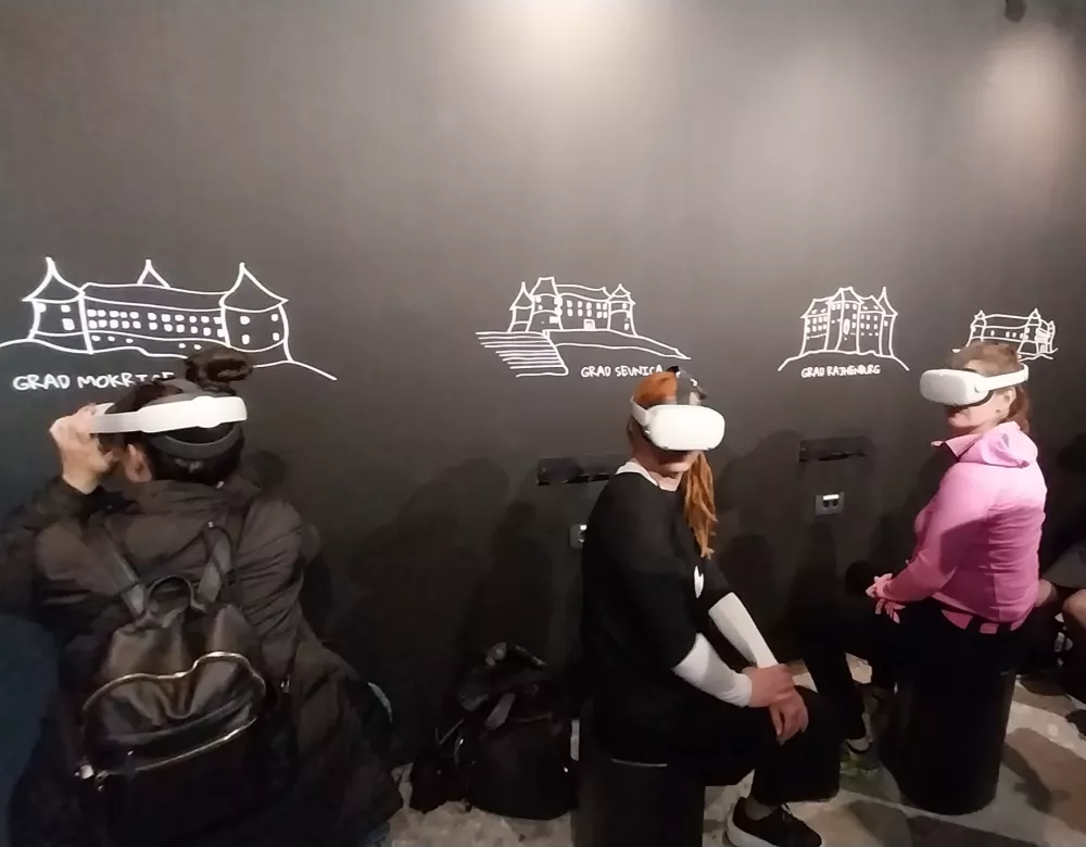 V Termah Čatež so postavili Digitalno grajsko sobano, opremljeno z najsodobnejšo tehnološko opremo in ki omogoča virtualni sprehod po gradovih. 