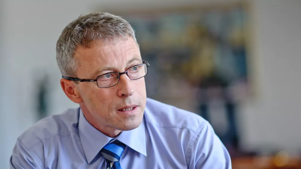 ﻿dr. Rok Čeferin, odvetnik - specialist za civilno in medijsko pravo - ustanovitelj Odvetniške družbe Čeferin - solastnik Evropske pravne fakultete (EPF) v Novi Gorici   //FOTO: Tomaž Zajelšnik