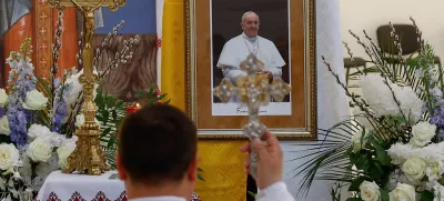 Od njega so se poslovili v številnih cerkvah. / Foto: Reuters