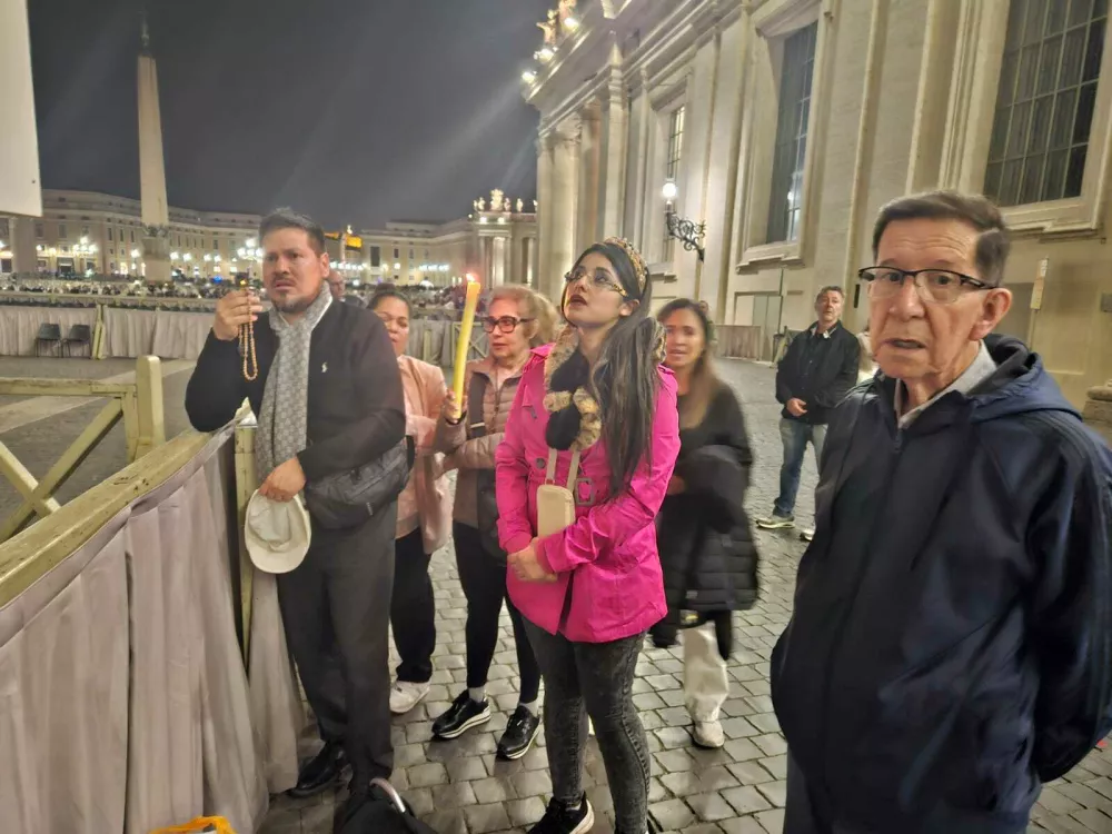 Trg Svetega Petra, Vatikan, 21. 4. 2025