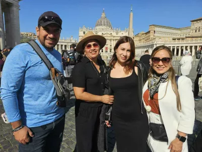 Družina iz Mehike: "Jokali smo, ko smo izvedeli za papeževo smrt. Bil je latino American, tako kot mi, nasmejan, veder, sočuten, pozoren do ljudi na robu."