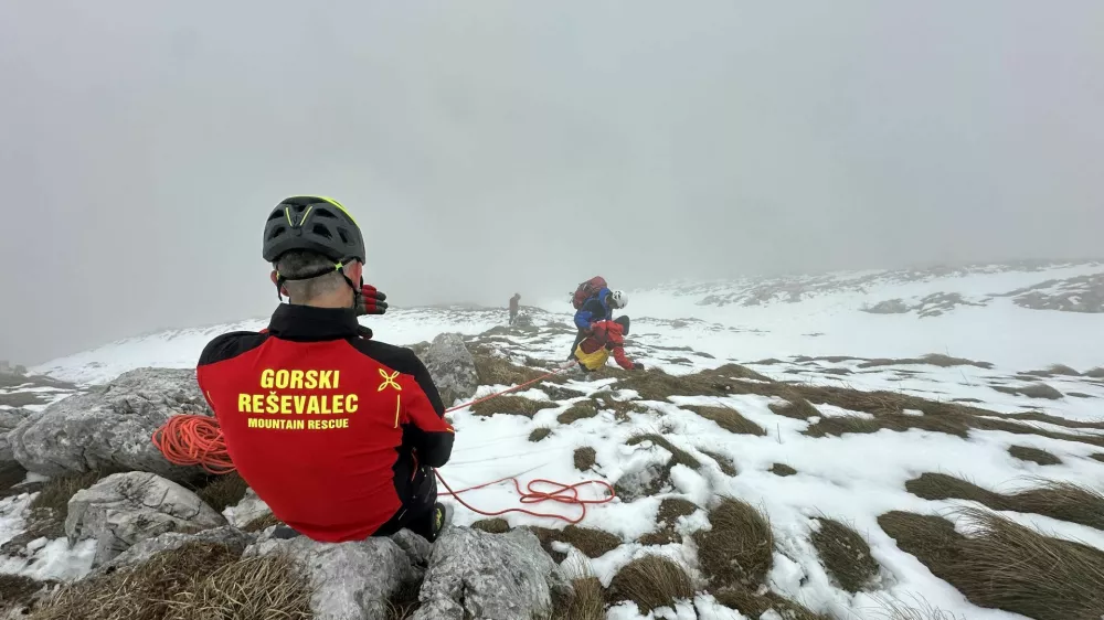 GRS Tolmin - reševanje obnemoglih planincev na Krnu
