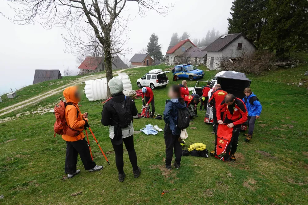 GRS Tolmin - reševanje obnemoglih planincev na Krnu       