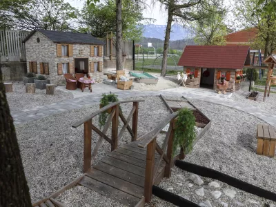 - 09. 04. 2024 - V enoti Pestrna Vrtca Antona Medveda Kamnik so dprli interaktivno slovensko vasico - vrtec Antona Medveda, enota Pesterna, Kamnik //FOTO: Jaka Gasar