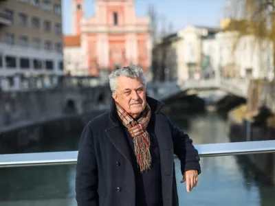 - 22.02.2023 - prof. Janez Koželj, arhitekt – nekdanji ljubljanski podžupan za področje urbanizma (2006 - 2022), profesor za arhitekturo mesta in urbanistično planiranje na Fakulteti za arhitekturo in Biotehniki fakulteti v Ljubljani, častni član Zbornice za arhitekturo in prostor (ZAPS), dobitnik nagrade Big SEE arhitekturni vizionar 2019, ki jo je prejel na Festivalu BIG. predsednik Društva Zelenih nadzornikov, //FOTO: Bojan Velikonja
