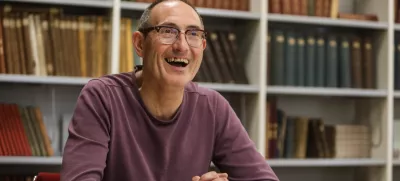 - 17.04.2025. - dr. Bojan Godeša, svetnik na Inštitutu za novejšo zgodovino, docent na Univerzi v Novi Gorici, kjer na Fakulteti za humanistiko predava predmet Zgodovina svetovnih vojn v XX. stoletju.//FOTO: Bojan Velikonja