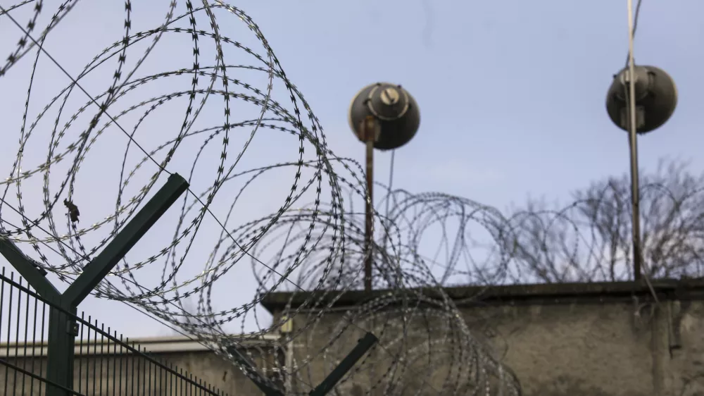 13.2.2025 protestni shod pravosodnih policistov in drugih strokovnih delavcev zavodov za prestajanje kazni zapora (ZPKZ) zapor PovšetovaFoto: Luka Cjuha