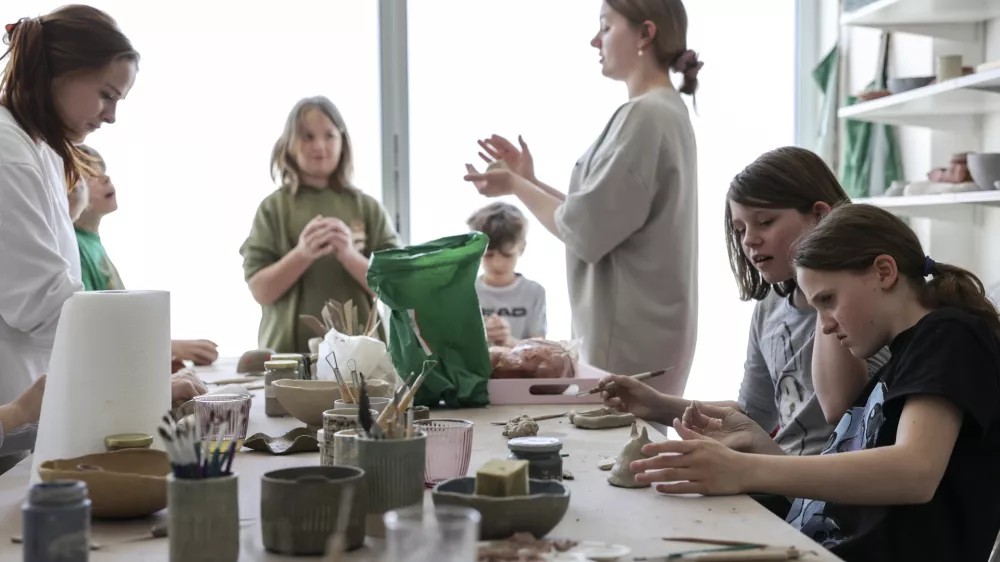 Programi vsebujejo različne ustvarjalne in športne aktivnosti. Foto: Jaka Gasar 
