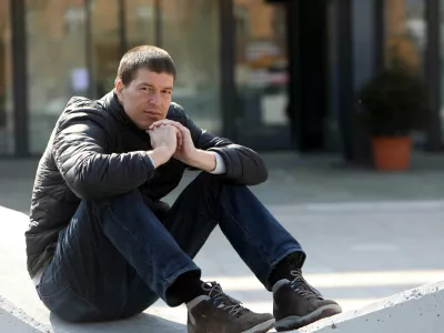 ﻿- 07.03.2022 - Goran Vojnović, filmski in televizijski režiser ter scenarist, pisatelj in kolumnist //FOTO: Tomaž Skale