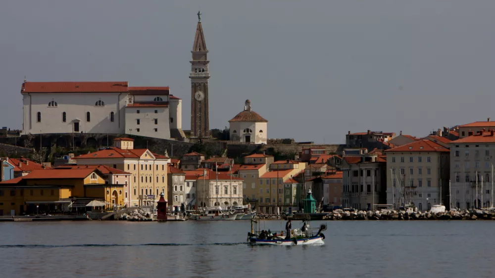 Piran- Slovensko morje - primorska - pomorščaki -  ///FOTO: Tomaž SkaleOPOMBA: ZA OBJAVO V PRILOGI – DNEVNIKOV OBJEKTIV - REPORTAŽA