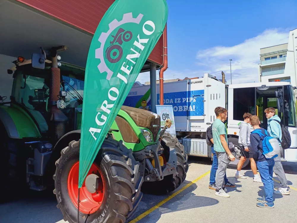 Dogodek je povezal mlade, podjetja ter podporne organizacije in odprl prostor za iskanje kariernih priložnosti. Foto: Tina Jereb