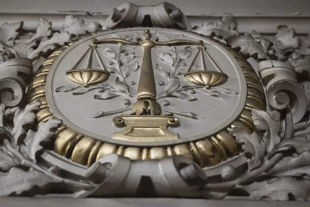 Pravici mora biti zadoščeno, vprašanje je samo, na kakšen način. / Foto: Bor Slana/STA