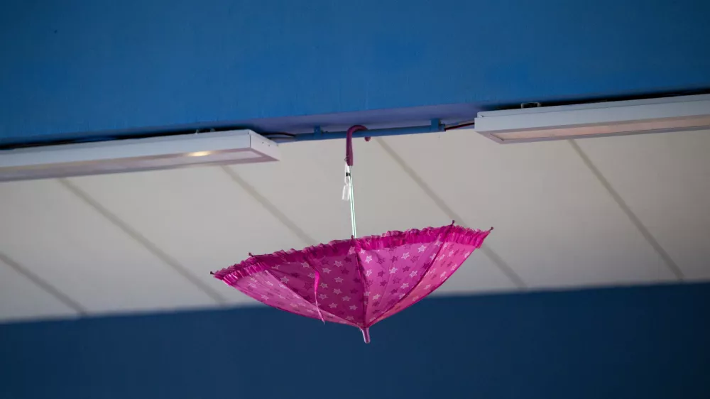 - dežnik- 26.10.2018 &ndash; Osnovna &scaron;ola O&Scaron; Franceta Bevka, Ulica Pohorskega bataljona 1 v Ljubljani - prenovljeno &scaron;olsko igri&scaron;če, //FOTO: Matjaž Ru&scaron;t