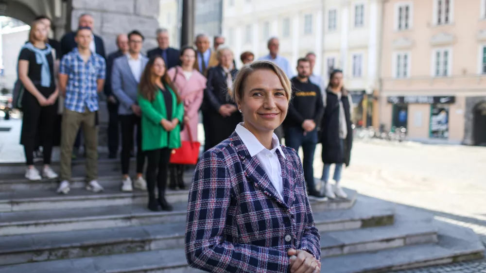 dr. Tina Bregant, kandidatka za ljubljansko županjo - 18.10.2022 - Lokalne volitve 2022 - predstavitev skupne kandidatke SLS in stranke Naša dežela za županjo Mestne občine Ljubljana //FOTO: Bojan Velikonja