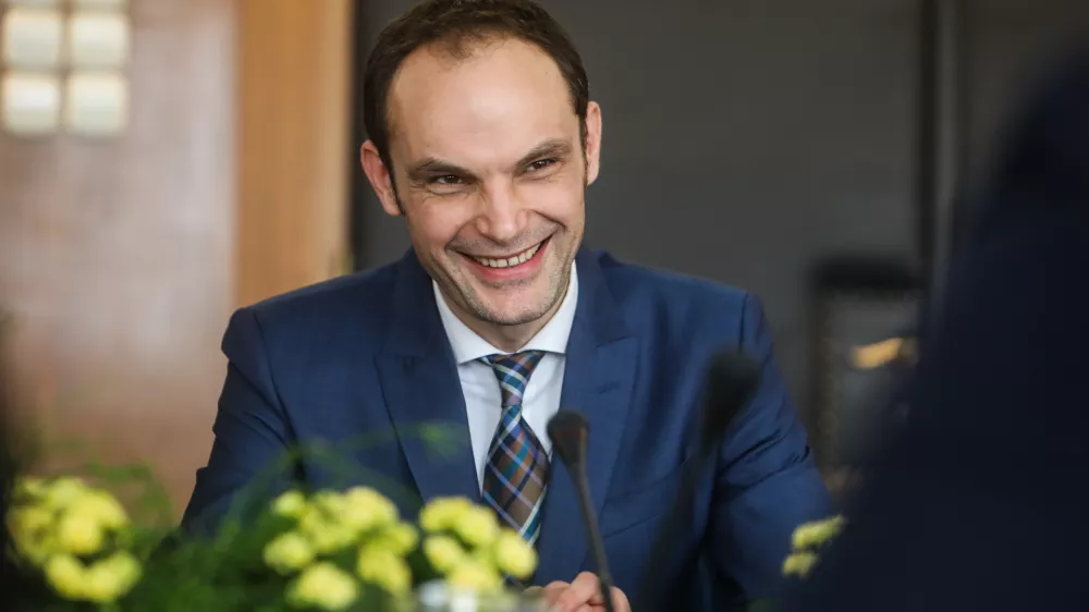 Anže Logar, kandidat SDS za ministra za zunanje zadeve- 10.03.2020 - Odbor DZ za zunanjo politiko - predstavitev kandidata za ministra za zunanje zadeve Anžeta Logarja - zasli&scaron;anje ministrskih kandidatov za vlado Janeza Jan&scaron;e - //FOTO: Bojan Velikonja