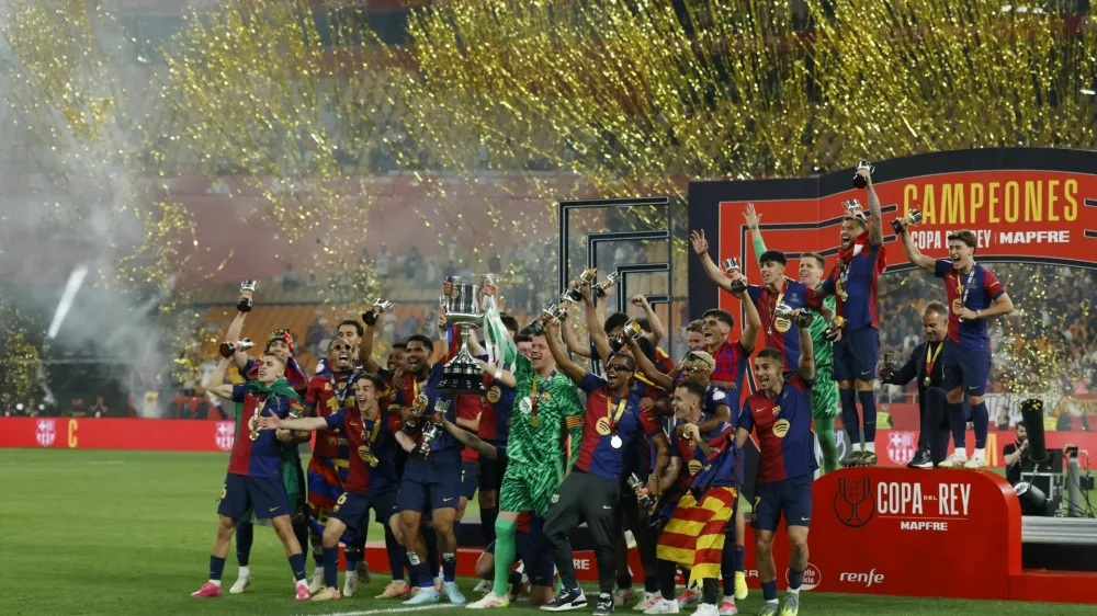 Nogometa&scaron;i Barcelone so 32. osvojili &scaron;panski kraljevi pokal, prvega po letu 2021. Na drugem mestu je Athletic Bilbao s 24 naslovi in na tretjem Real Madrid z 20. Foto: Reuters