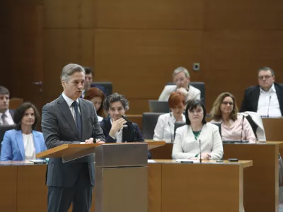 Predsednik vlade Robert Golob23.04.2025 - nadaljevanje seje DZ, na dnevnem redu je med drugim interpelacija o delu in odgovornosti vladeFoto: Luka Cjuha