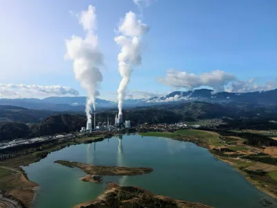 Letos pozimi bi bilo mogoče Šaleško dolino ogrevati zgolj s plinskima turbinama. Kljub temu se vsakodnevno prižiga blok 6, v povprečju je v prvem trimesečju obratoval z 71 odstotki maksimalne zmogljivosti. Foto: Mojca Marot