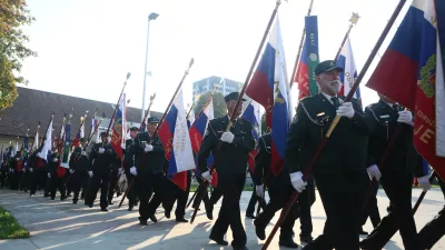 Leta 2023 je po podatkih ZPIZ država izplačala dodatek k pokojninam 3847 vojnim veteranom Teritorialne obrambe RS oziroma njihovim dedičem v skupni višini 1,8 milijona evrov. Fotografija je simbolična. Foto: Luka Cjuha