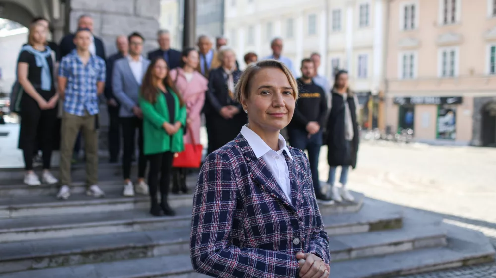 dr. Tina Bregant, kandidatka za ljubljansko županjo - 18.10.2022 - Lokalne volitve 2022 - predstavitev skupne kandidatke SLS in stranke Naša dežela za županjo Mestne občine Ljubljana //FOTO: Bojan Velikonja
