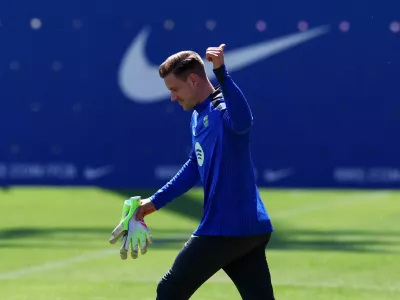 Soccer Football - Champions League - FC Barcelona Training - Ciutat Esportiva Joan Gamper, Barcelona, Spain - April 29, 2025 FC Barcelona's Marc-Andre ter Stegen during training REUTERS/Albert Gea