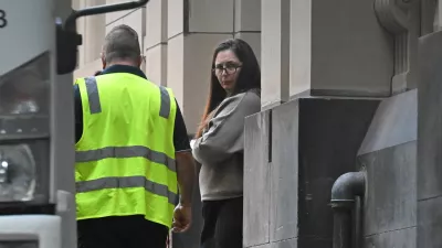 Erin Patterson pred sodiščem v majhnem kraju nedaleč od Melbourna Foto: Reuters