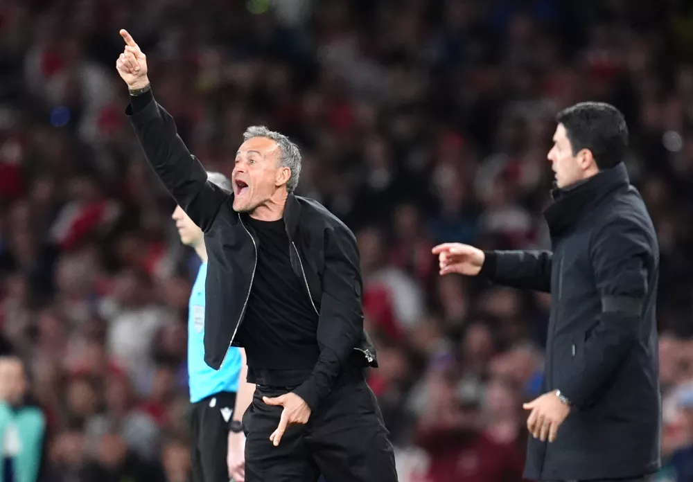 29 April 2025, United Kingdom, London: Paris Saint Germain manager Luis Enrique gestures on the touchline during the UEFA Champions League semi final, first leg match between Arsenal and Paris Saint Germain at the Emirates Stadium. Photo: Adam Davy/PA Wire/dpa