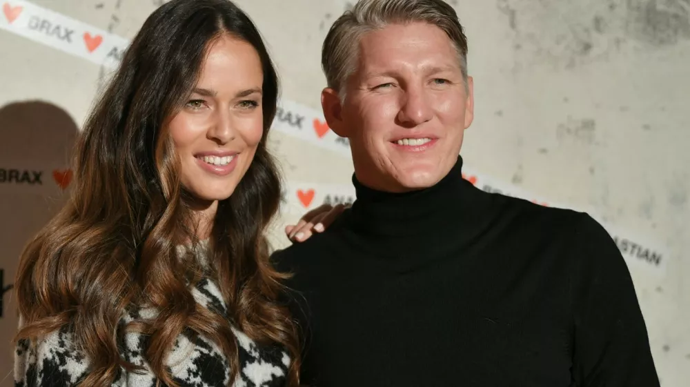 14 January 2020, Berlin: Bastian Schweinsteiger, national soccer player, and his wife Ana Ivanovic at a customer event of the label Brax in the building "Fabrik 23". They are brand ambassadors for the fashion company Brax. Photo: Jens Kalaene/dpa-Zentralbild/dpa,Image: 493232700, License: Rights-managed, Restrictions: GERMANY OUT, Model Release: noFoto: Profimedia